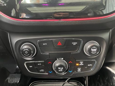 Used 2021 Jeep Compass Altitude w/ Sun and Sound Group image 16