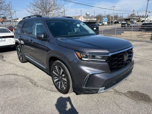 Used 2023 Honda Pilot Elite image 3