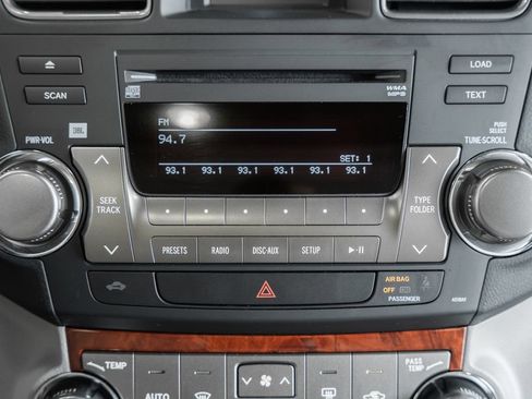 Used 2012 Toyota Highlander Limited w/ Tow Pkg AWD/4WD image 25