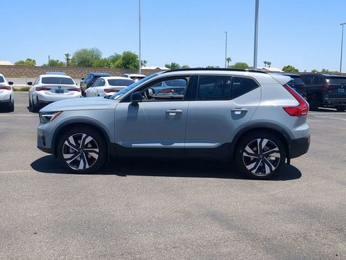 Certified 2025 Volvo XC40 B5 Plus w/ Climate Package image 9