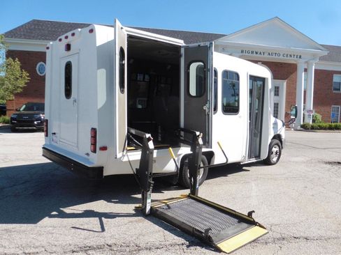Used 2014 Ford E-350 and Econoline 350 Super Duty RWD image 19