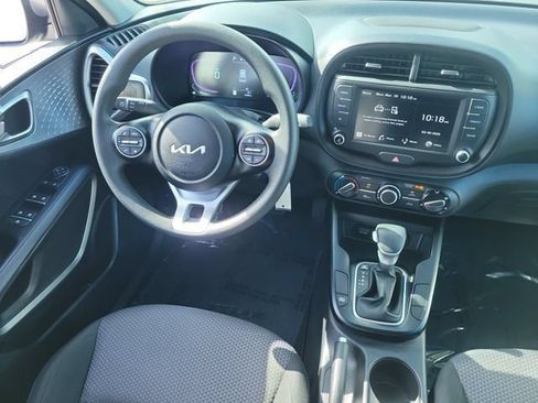 Used 2025 Kia Soul LX FWD image 14