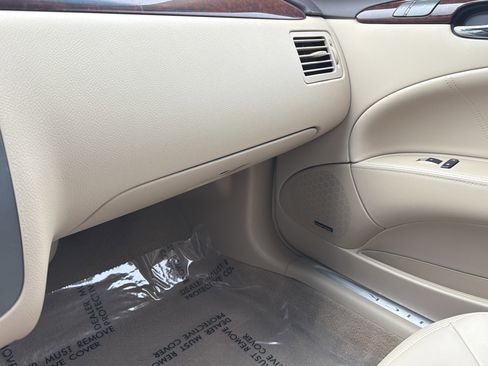 Used 2011 Buick Lucerne CXL FWD image 39