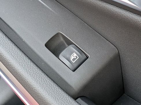 New 2026 BMW 330i xDrive Sedan w/ M Sport Package image 37