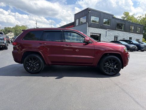 Used 2021 Jeep Grand Cherokee Laredo X AWD/4WD image 6