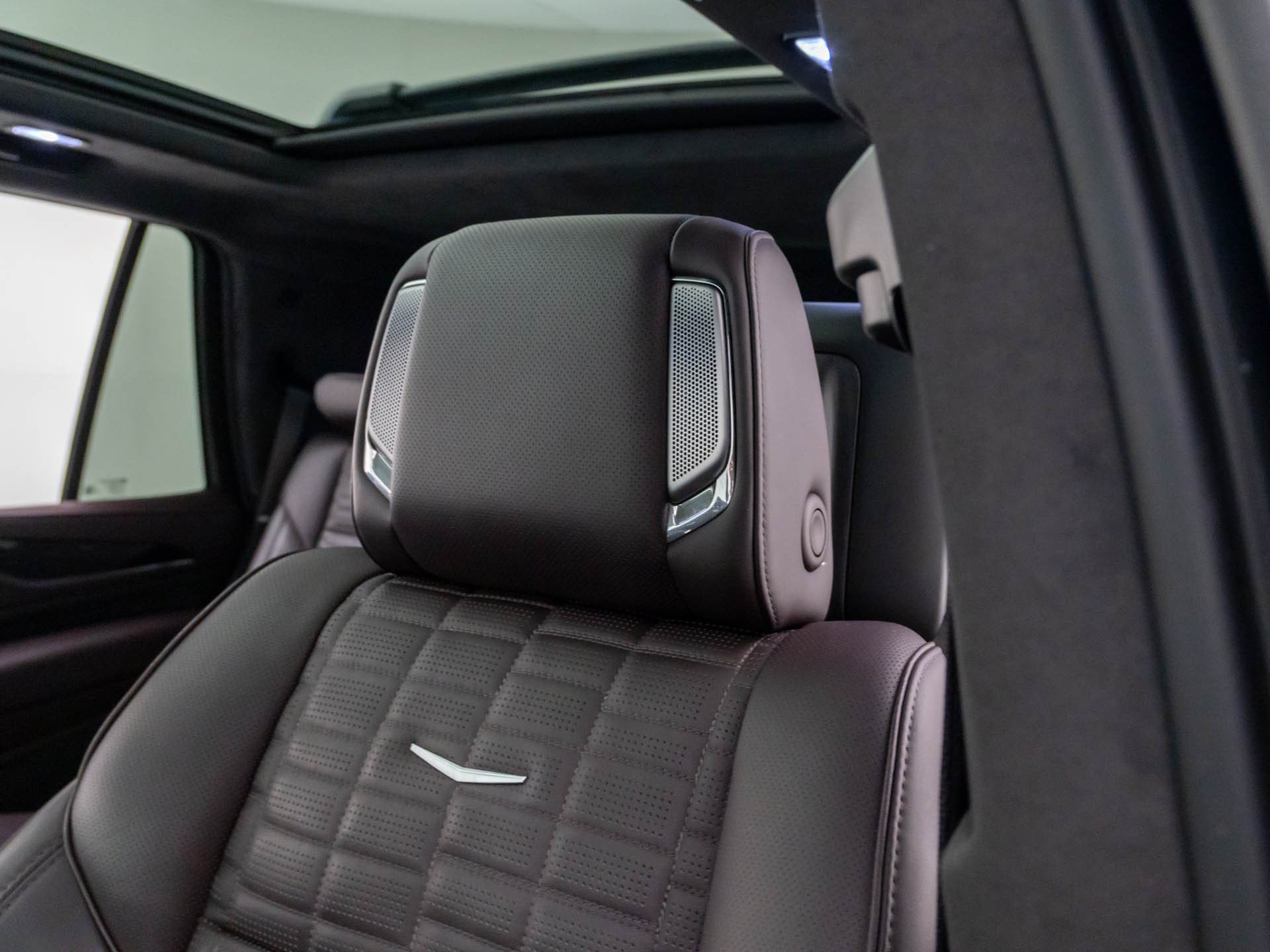Used 2024 Cadillac Escalade Premium Luxury Platinum w/ LPO, Floor Liner Package AWD/4WD image 18