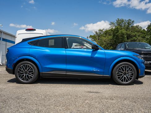 New 2025 Ford Mustang Mach-E Premium image 3