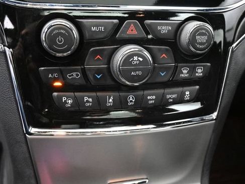 Used 2021 Jeep Grand Cherokee Limited w/ Luxury Group II AWD/4WD image 11