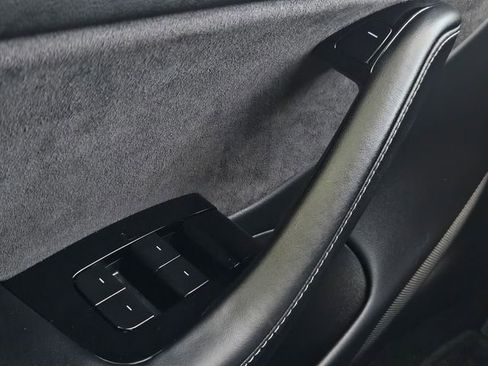 Used 2018 Tesla Model 3 Mid Range image 26