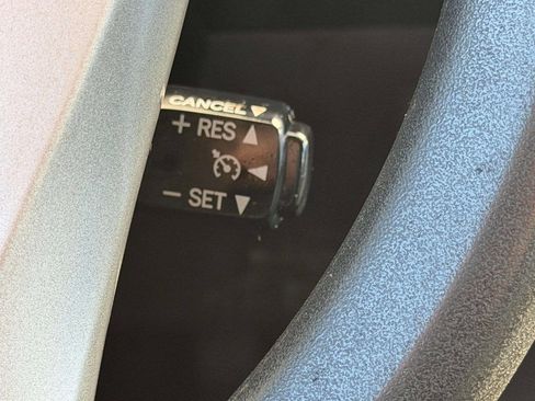 Used 2011 Toyota Prius Five image 34