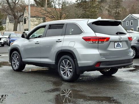 Used 2019 Toyota Highlander XLE image 4
