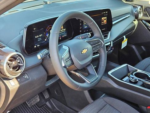 New 2026 Chevrolet Equinox LT w/ Safety and Technology Package image 3