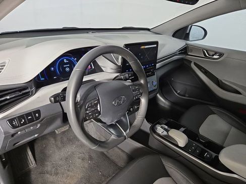 Used 2020 Hyundai Ioniq Limited image 14
