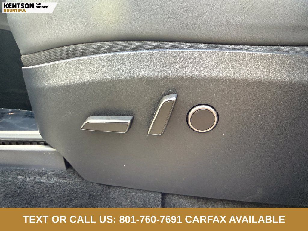 Used 2024 Tesla Model Y Performance AWD/4WD image 30