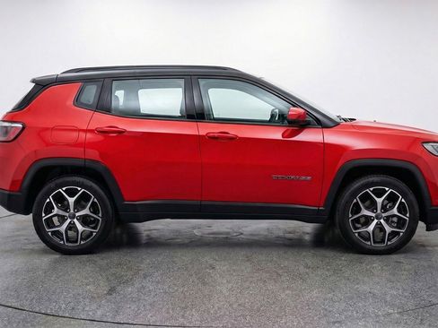 Used 2025 Jeep Compass Limited AWD/4WD image 11