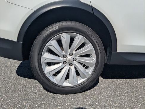 Used 2020 Land Rover Discovery Sport SE image 10