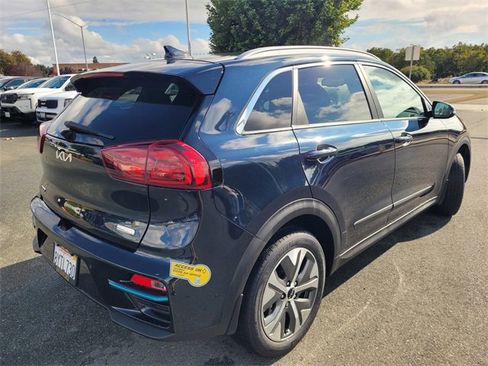 Used 2022 Kia Niro EX Premium image 4
