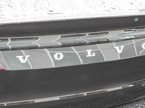 Used 2019 Volvo S90 T8 Inscription w/ Advanced Package image 10