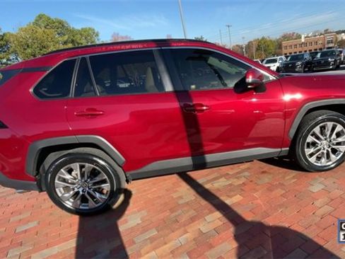 Used 2023 Toyota RAV4 XLE Premium image 2