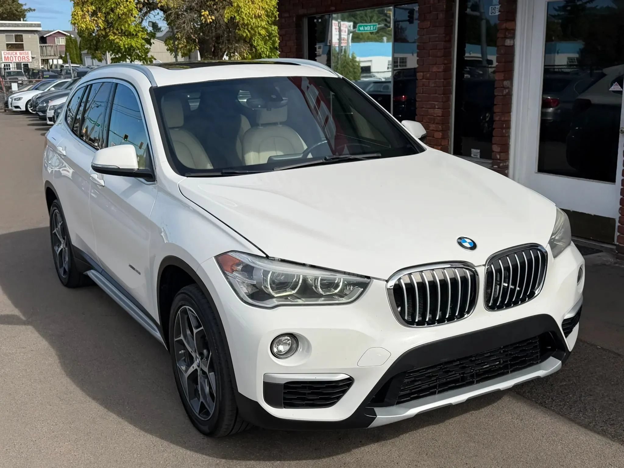 Used 2018 BMW X1 xDrive28i AWD/4WD image 9