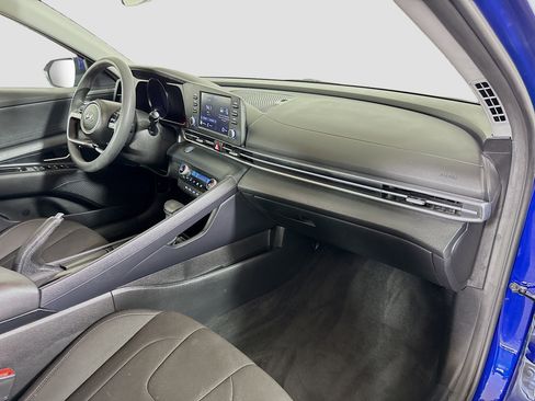 Used 2021 Hyundai Elantra SEL image 30