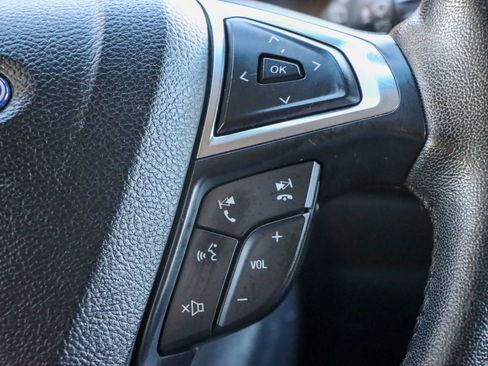 Used 2019 Ford Edge Titanium image 29