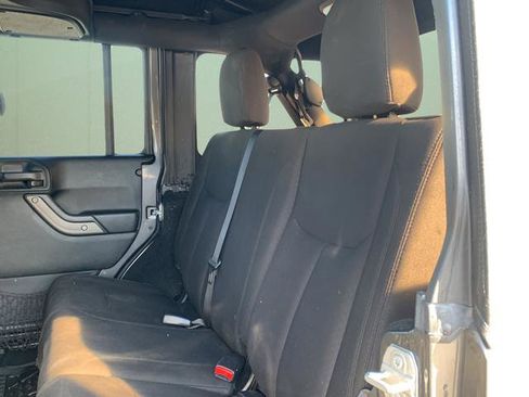 Used 2018 Jeep Wrangler Unlimited Sport S image 21