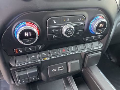 Used 2022 GMC Sierra 1500 SLT w/ SLT Premium Plus Package image 31