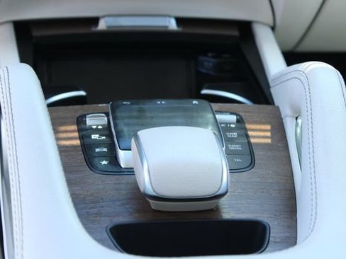 Used 2021 Mercedes-Benz GLE 350 w/ Premium Package image 18