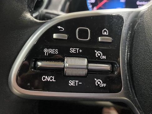 Used 2022 Mercedes-Benz GLB 250 image 10