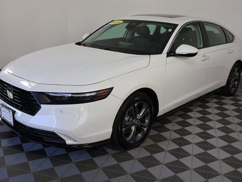 Used 2025 Honda Accord EX-L image 4