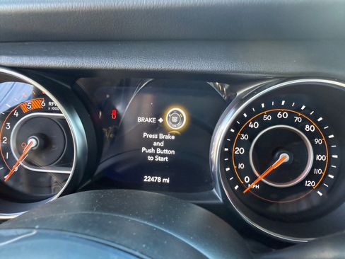 Used 2023 Jeep Gladiator Overland image 8