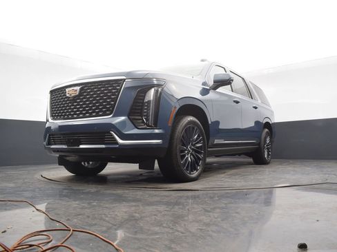 Certified 2026 Cadillac Escalade ESV Luxury w/ Touring Package image 50