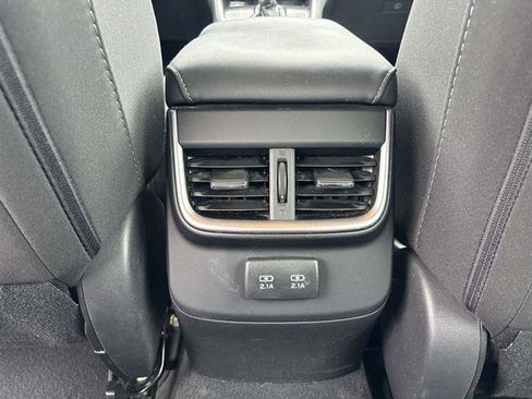 Used 2022 Subaru Legacy Premium image 12