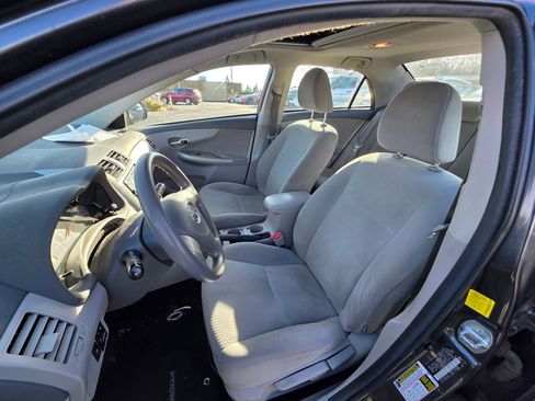 Used 2010 Toyota Corolla LE image 11