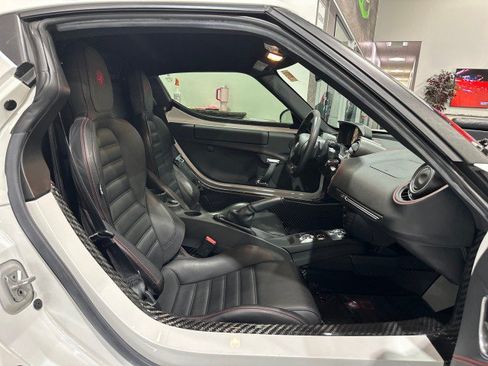 Used 2017 Alfa Romeo 4C Coupe w/ Coupe Track Package 1 RWD image 65