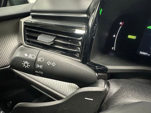 Used 2025 Toyota Camry SE image 21