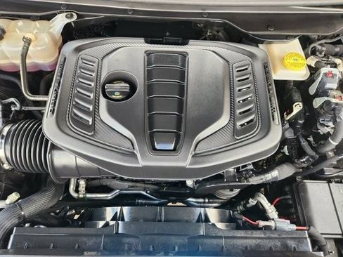 Used 2024 Jeep Wagoneer Series III AWD/4WD image 32