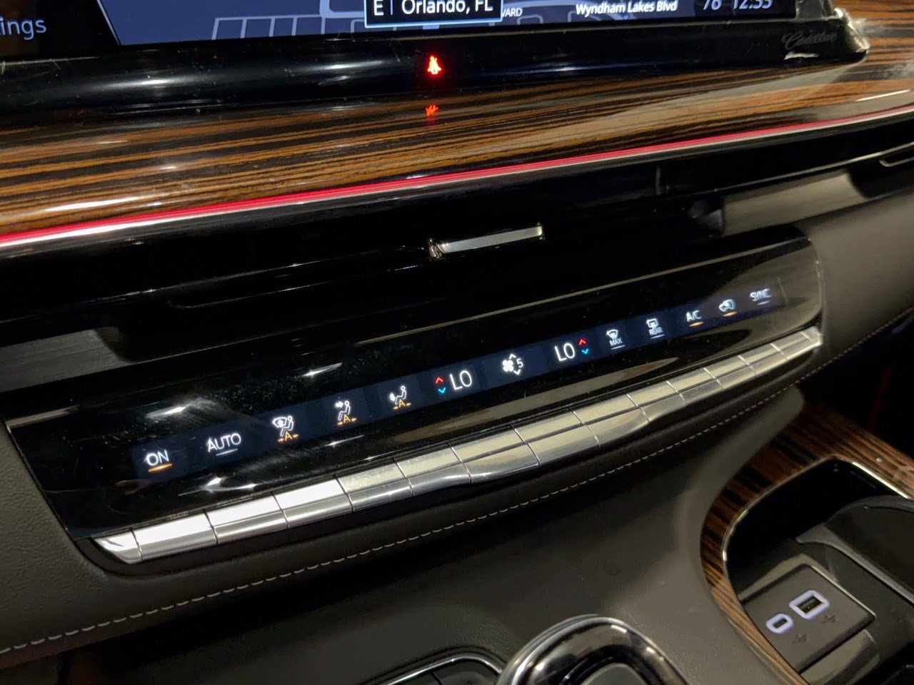 Certified 2023 Cadillac Escalade Premium Luxury w/ Performance Package AWD/4WD image 22
