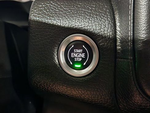 Used 2021 GMC Yukon Denali w/ Denali Premium Package AWD/4WD image 42