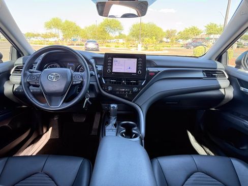 Used 2023 Toyota Camry SE FWD image 10