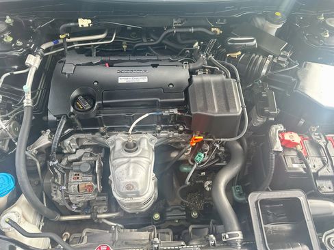 Used 2017 Honda Accord LX image 30