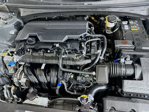 Certified 2026 Hyundai Elantra SE FWD image 28