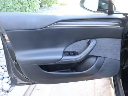 Used 2022 Tesla Model S Plaid AWD/4WD image 18