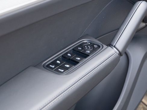 New 2026 Porsche Cayenne image 16