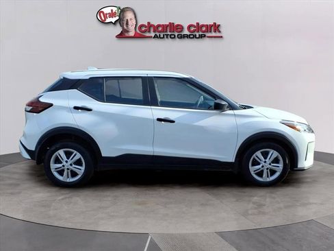Used 2024 Nissan Kicks S image 6