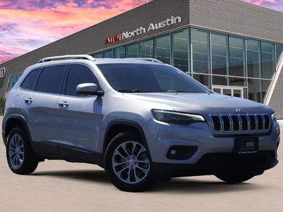 Used 2019 Jeep Cherokee Latitude Plus w/ Comfort/Convenience Group