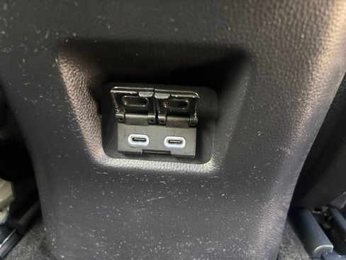 Used 2025 Toyota RAV4 XLE AWD/4WD image 33