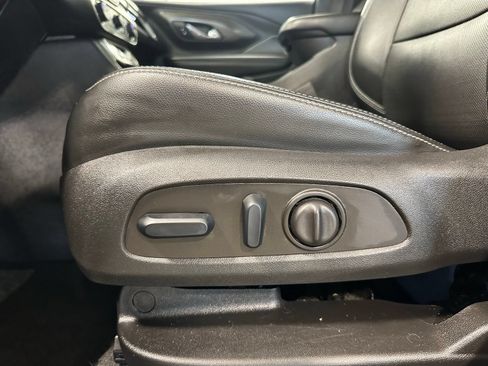 Used 2023 GMC Terrain SLT AWD/4WD image 14