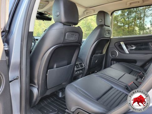 Used 2020 Land Rover Discovery Sport SE image 15